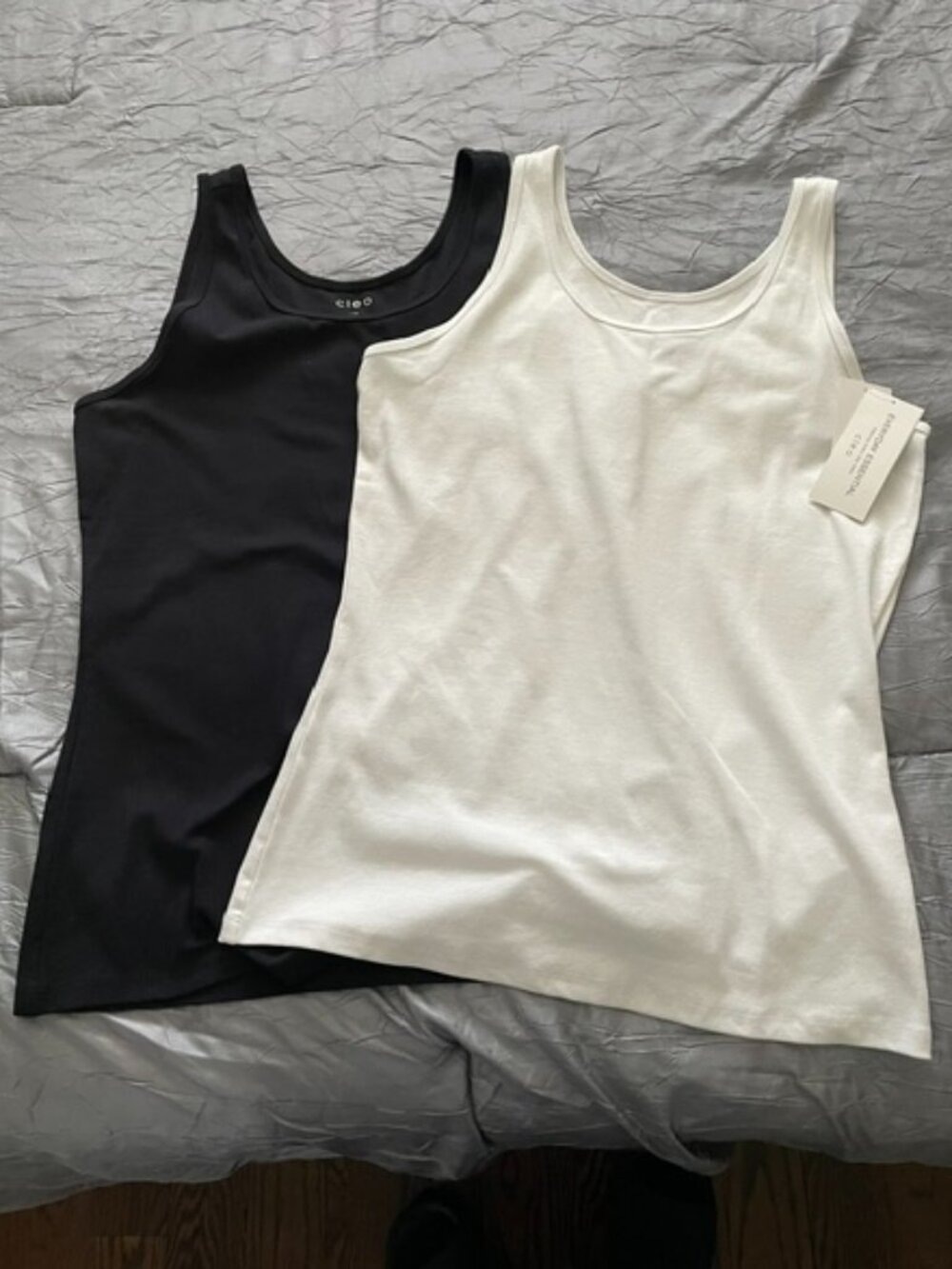 Cleo  -2 pcs- Black & White Fitted Tank Tops Sz L NWT –  Everyday Essential